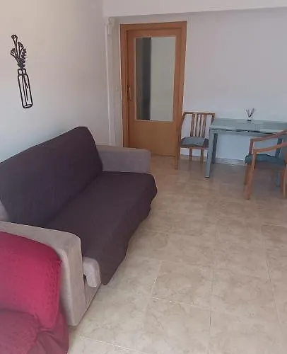 Apartamento Con 3 3 Minutos Hasta La Playa